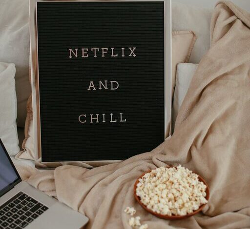 How to Host a Cozy Movie Night at Home